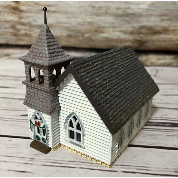 Hallmark Sarah Plain and Tall Holiday Christmas Village Country Church 1994 - Picture 2 of 6